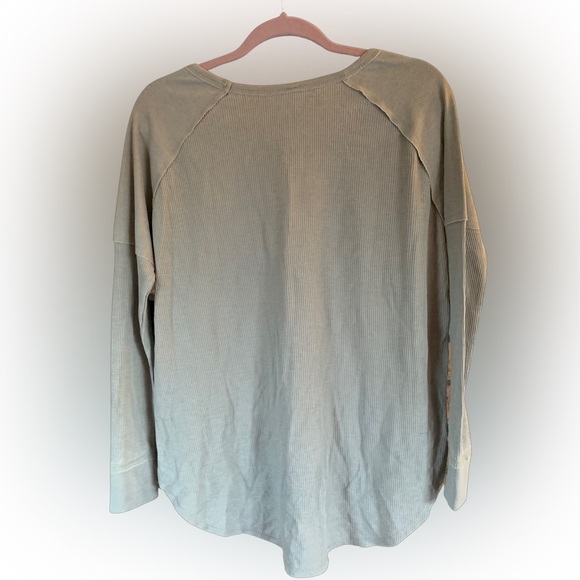 NWT Mono B Taupe Waffle Knit Long Sleeve M - Picture 2 of 3